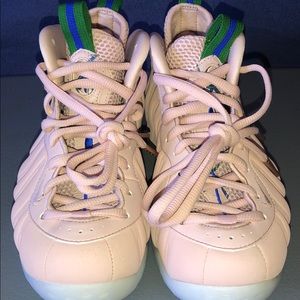 SOLD! never worn. women’s Nike Foamposites. size 8